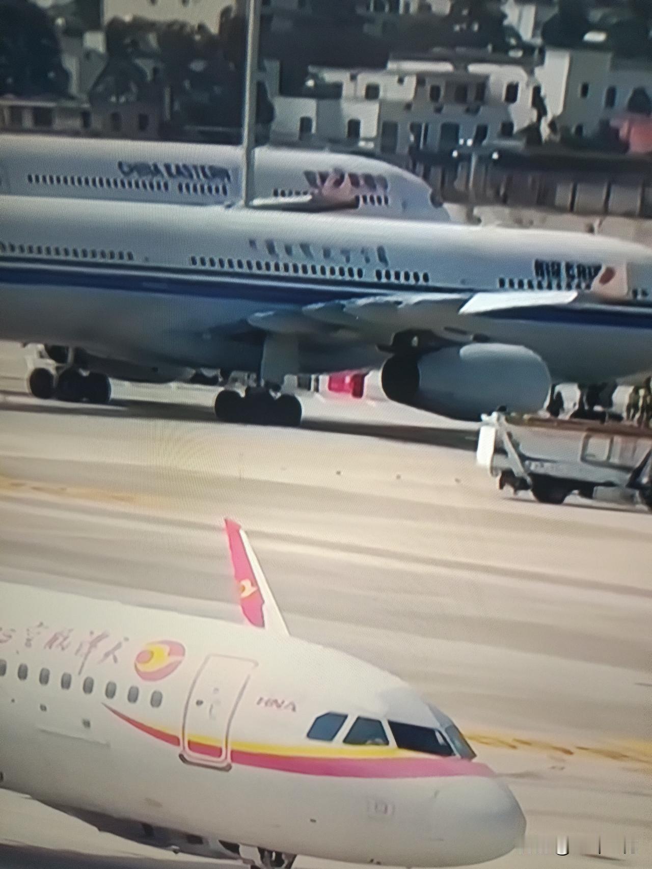 从海南飞一一往北京班机很快起飞，价格9980元。天价格票子，只有笫一次，决不会