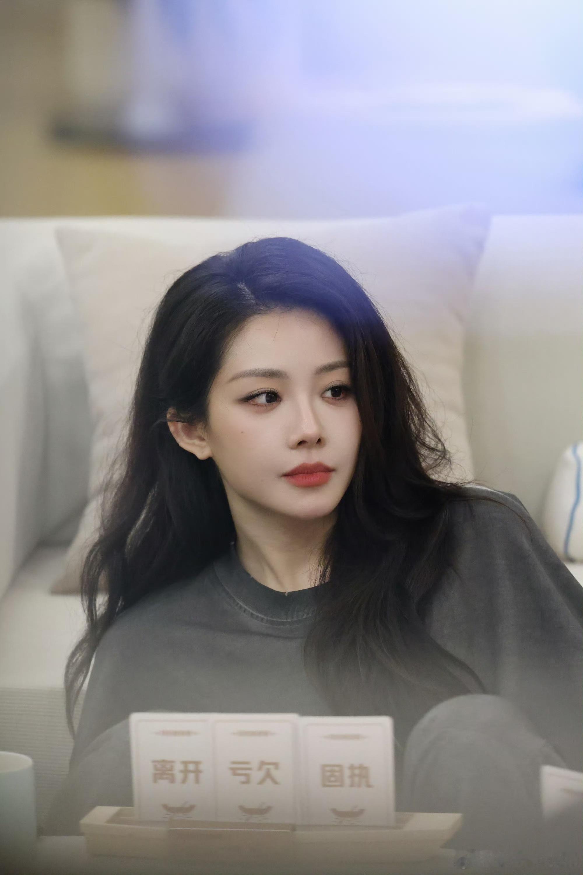 湖南卫视连发20条喻言湖南卫视考古喻言考古喻言黑长直未来战士造型舞台，高难度唱跳