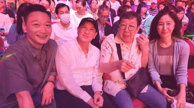 “陈近南总舵主”夏韶声开演唱会，胡枫、张家辉、关咏荷、陶大宇等捧场。61岁的“娥