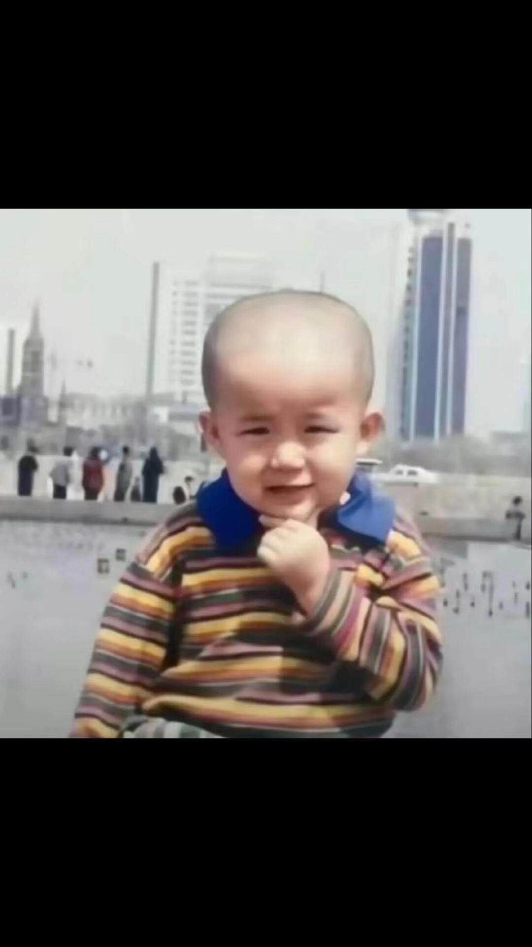 大头就这样慢慢长大了，百感交集，大头小时候就与众不同，拽拽的，乐乐的！点点滴滴