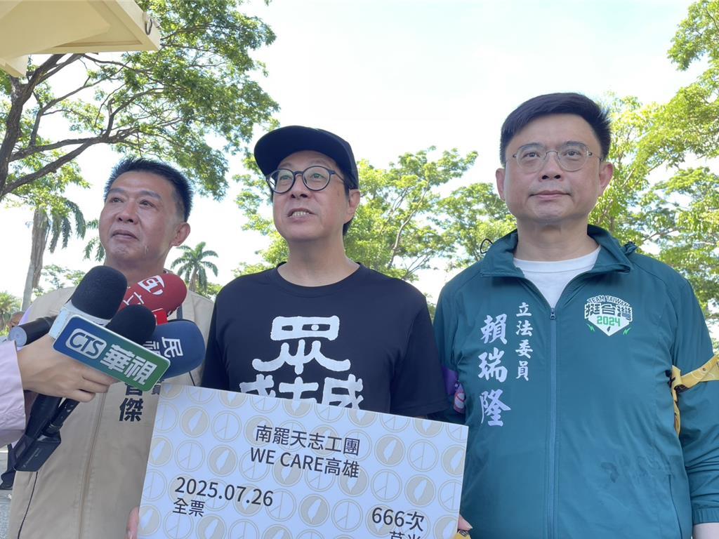 绿营左楠议员初选大乱斗尹立将宣布参选.2026高市议员选战竞争激烈,前高雄市