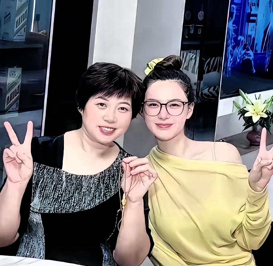 谁也没料到，一贯直面过往纠葛的张颖颖，社交平台的风格悄然发生转变。以往微博常常充