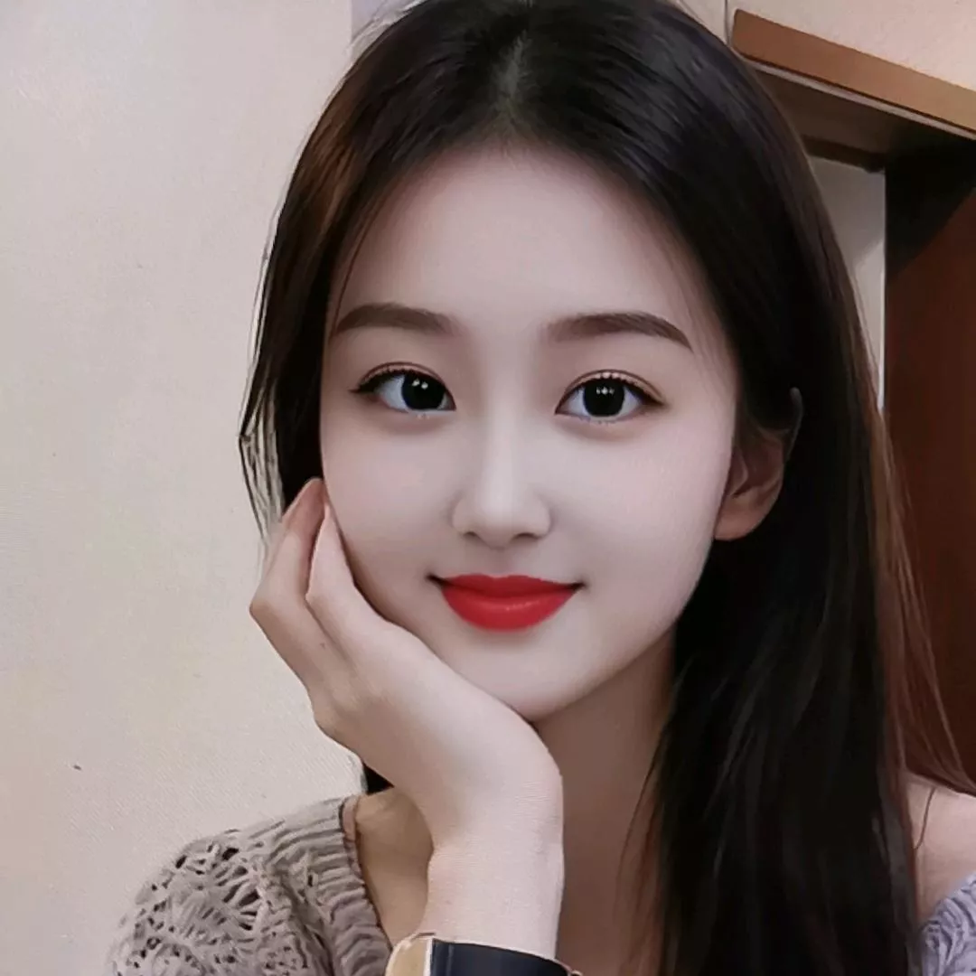 甜美红唇少女，温柔气质满分💕