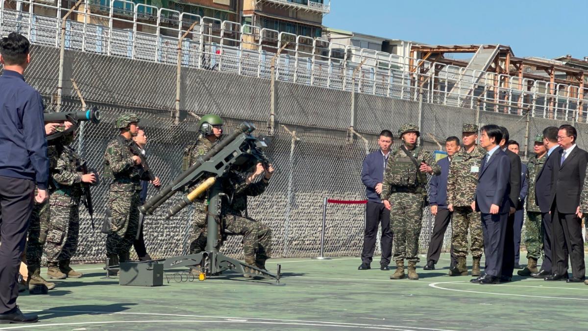 【台军本周实施跨昼夜“立即备战操演”，检验快速平战转换】据台《青年日报》《放新闻