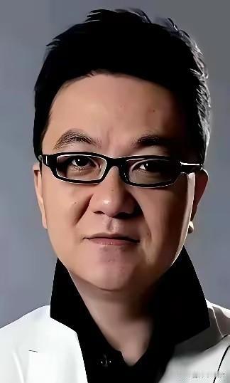 董路又开炮了，这次对准的是自己足球小将的家长事情说起来不复杂。有个叫李昊炎的