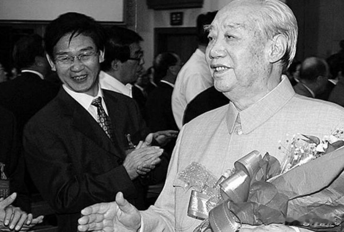 陈云只能代表一部人的看法，事实上汪东兴的地位在毛主席时代就确立了，汪东兴对毛主席