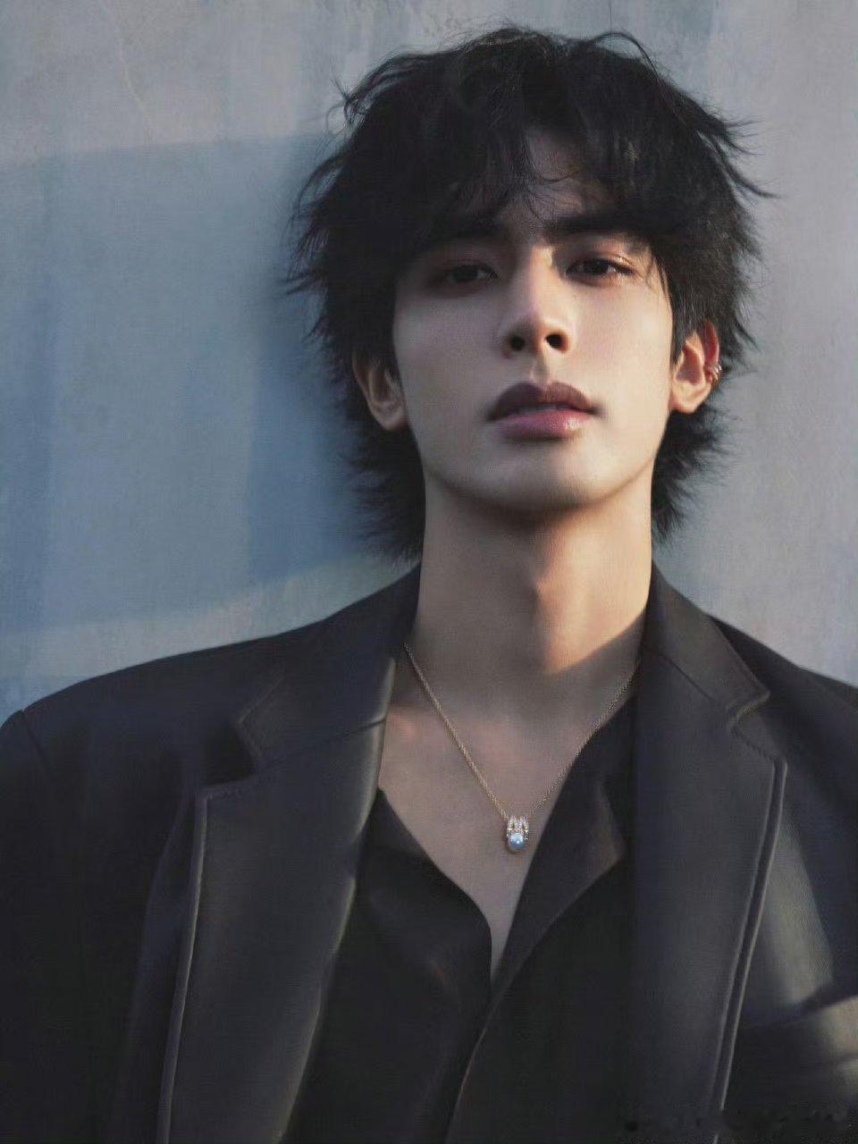 宋威龙还是帅的太权威了​​​多多造福古偶现偶观众好吗好的[抱抱][抱抱][抱抱