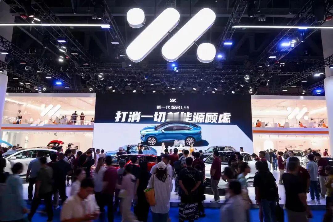 “不能增程的纯电SUV，不是好的驾驶者之车！”不知道从哪天起，这句话突然在车友群
