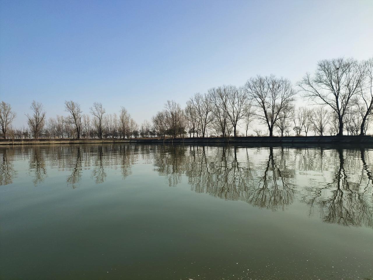 基层县城有钱人太多了我堂哥是县城普通职工，堂嫂农村教师一线人员，用他们话说就是