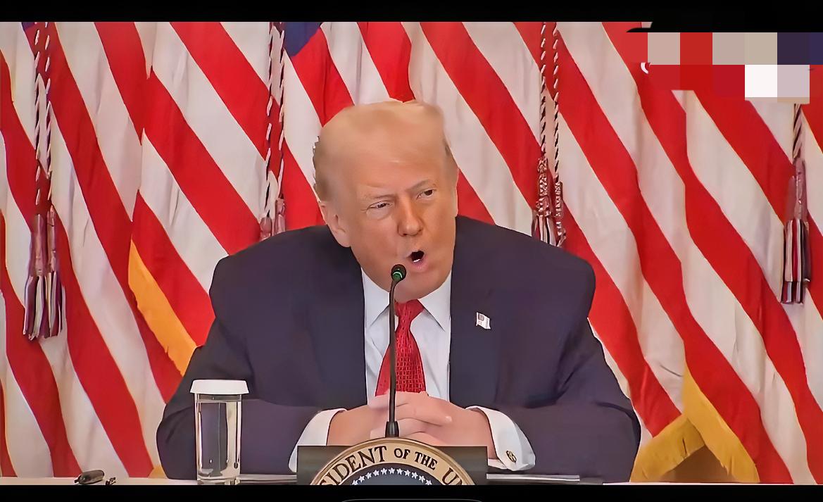 特朗普即将上演一场一国得罪全世界的荒诞闹剧！当地时间1月16日，特朗普竟威胁