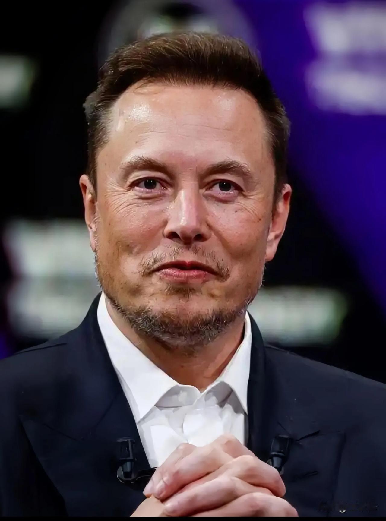 即便是父亲对亲儿子，未必能做到马斯克对特朗普这么好！1，特竞选时，马在摇摆州