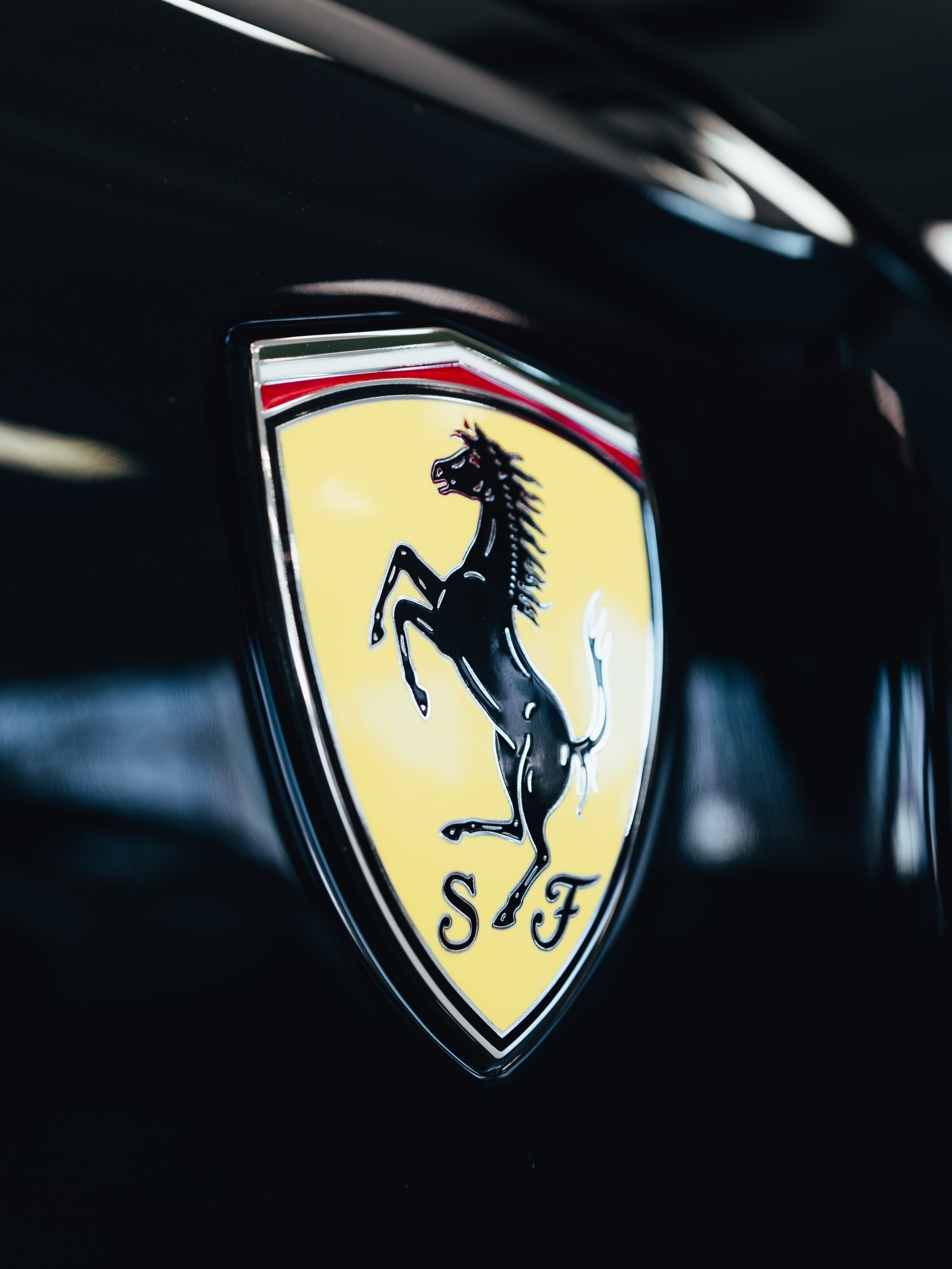 FerrariDaytonaSP3法拉利买跑车选黑色准没错！