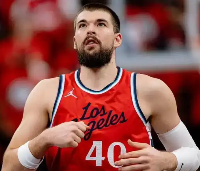 没想到这么值钱，从结果论看，我觉得祖巴茨换来的筹码甚至比东契奇换的都香，大家觉得