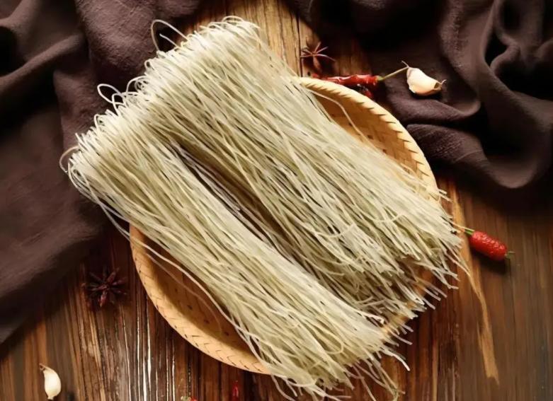 粉条再次被关注！医生调查发现：糖尿病人多吃粉条，或有3个改变不少糖尿病人对主