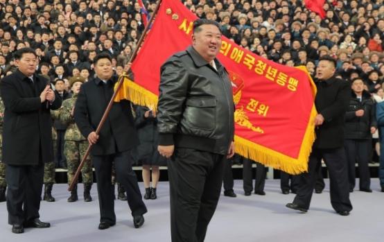 朝鲜主动找中国当地时间1月18日，朝中社透露，朝鲜领导人金正恩向中方发送新年