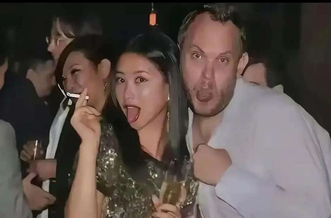 有些事，单看没问题，串起来一看，后背发凉不知道从什么时候起，明星拍照，不论男女