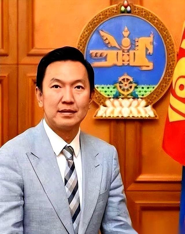 蒙古新总理乌其尔勒去了日本，拿着高市答应的大额贷款，打算把成吉思汗国际空港的旅客