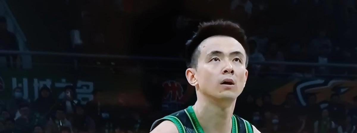 男篮后卫线告急！郭士强欧洲拉练赢荷兰也笑不出来，球迷看得血压飙升！赵睿状态迷之