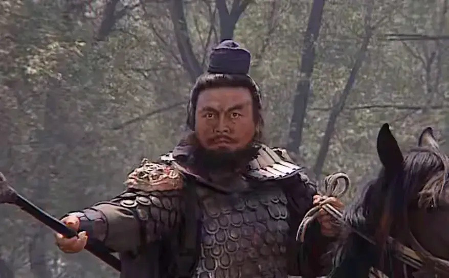张飞是怎么看待赵云的？就这么跟你说吧，长坂坡前，他对赵云是有嫌弃的，因为听手下说赵云有可能投曹操去了