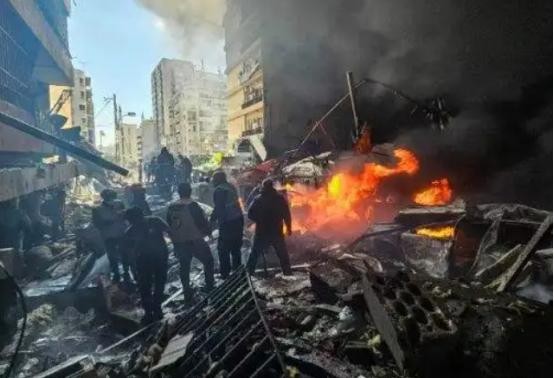都停火了竟然还不停手！以色列把黎巴嫩的贝鲁特炸得稀巴烂，好多无辜的老百姓死的死、