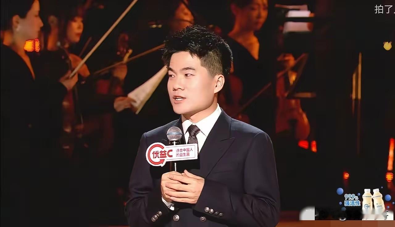 我预料到了董宇辉离开东方甄选后能独当一面，也预料到了他的直播间数据不会差。万万没