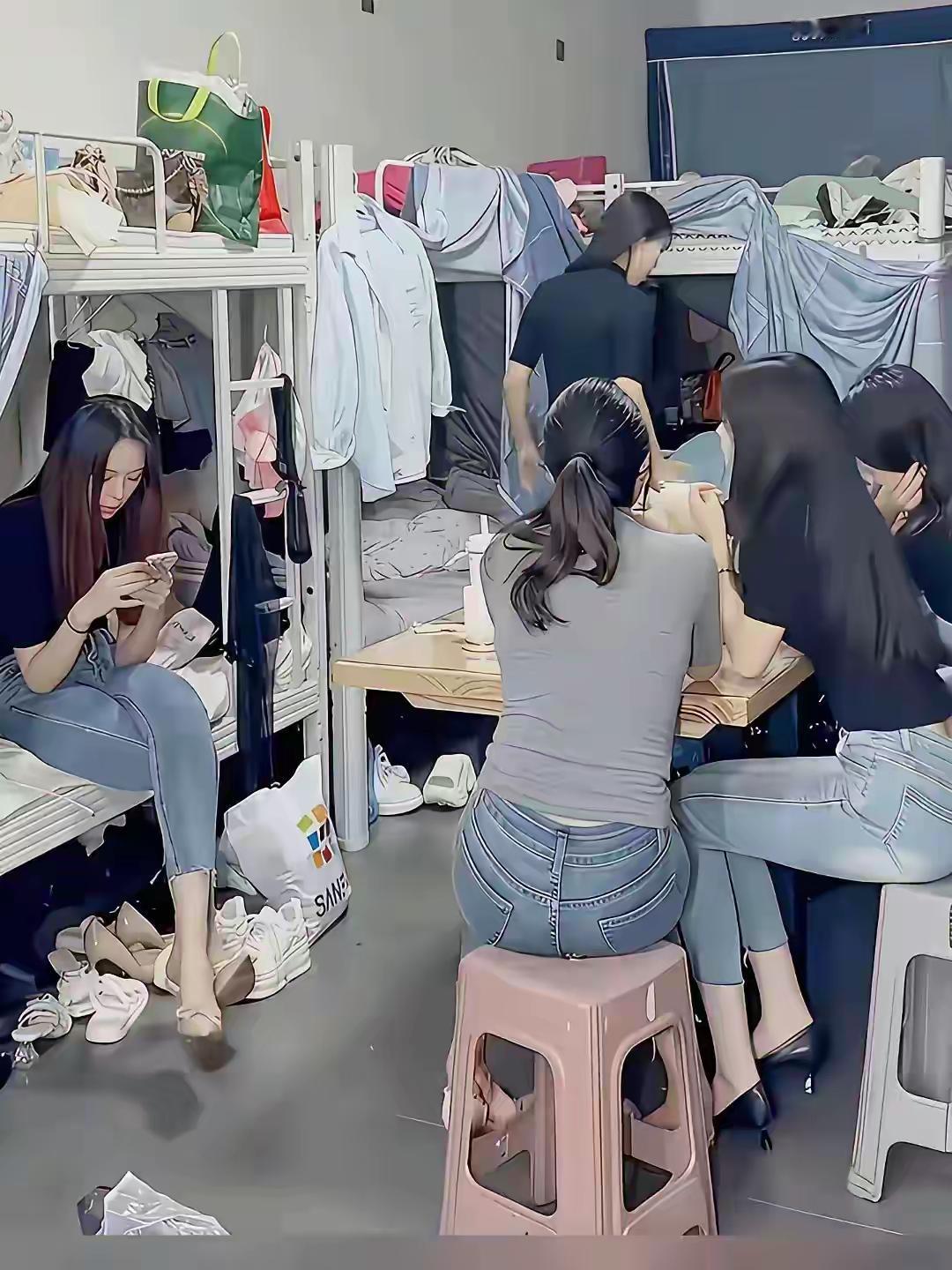 女生宿舍这么乱，我还是第一次见。被男朋友发现，不退婚才怪呢。