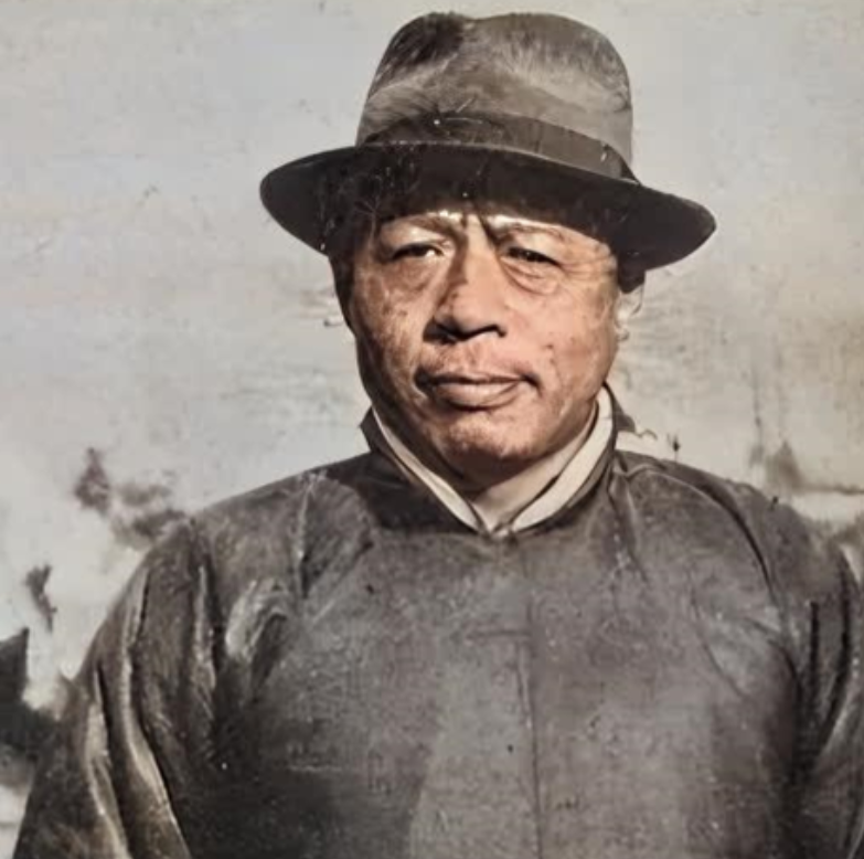 1944年，八路军干部陈克被伪军抓住，临刑之前，一汉奸自告奋勇：“太君交给我，我