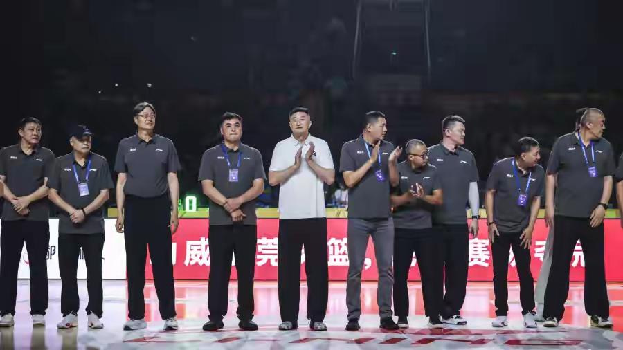 中国篮球名宿点赞广东群众篮球这场粤BA总决赛确实星光熠熠！东莞