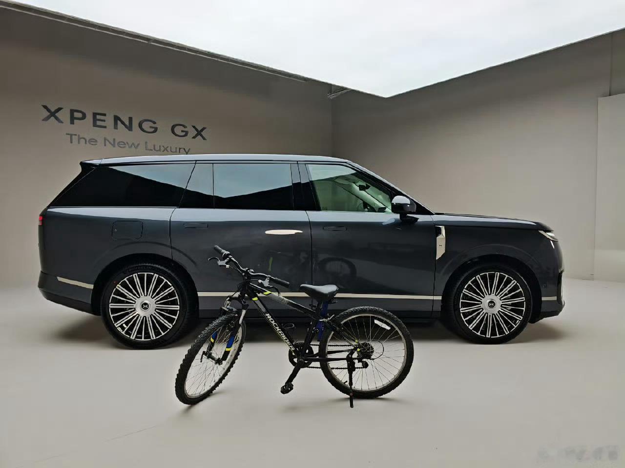 极氪9X的成功后，发现大家又一窝蜂去做大车，做几乎一样模仿逻辑的大车……事实上，