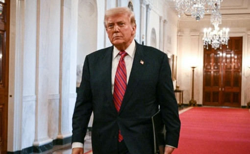 和美国闹僵了！被逼到走投无路的欧盟，准备对美国扔出“经贸大招”？
