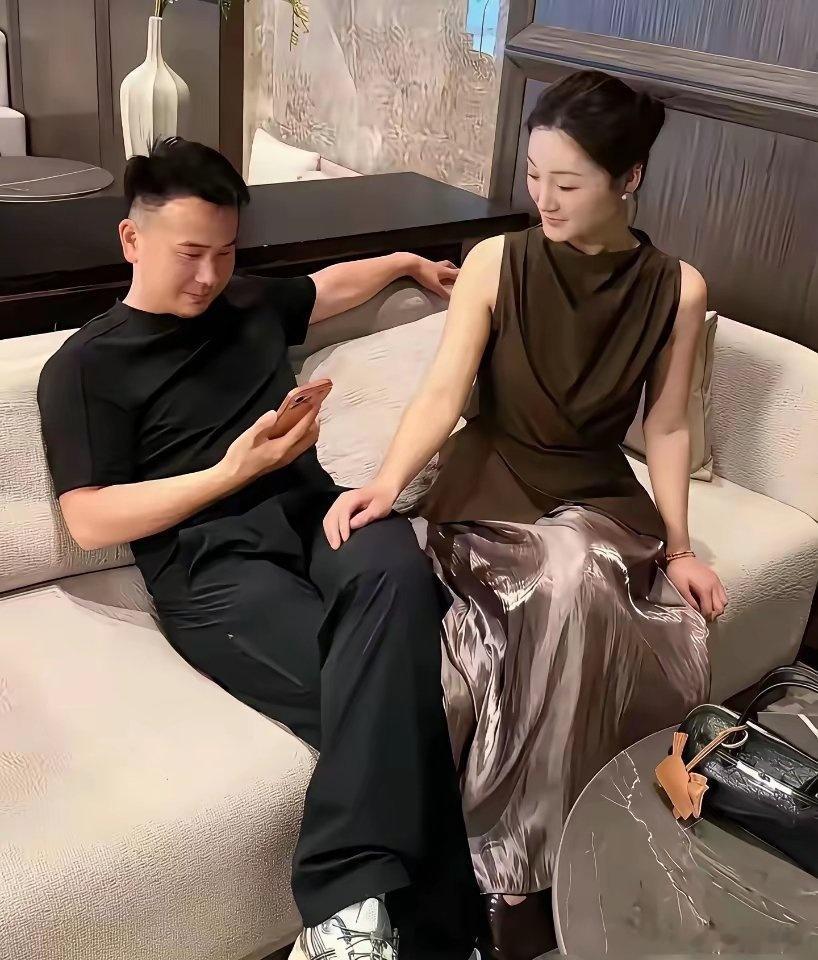 大衣哥终于把话挑明了，陈亚男当初非要离婚，根本原因就俩字：闺蜜。朱之文罕见回应
