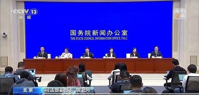整整三十万人，说脱下制服就彻底脱下了！5月21号的发布会抛出实底：全国一年内曾直