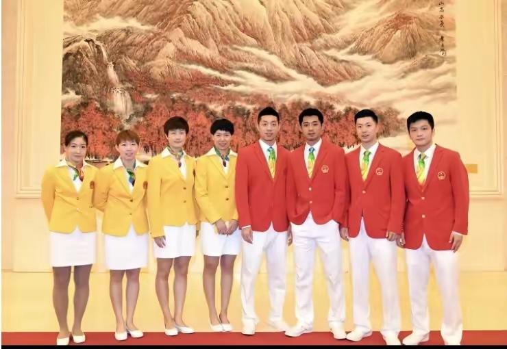 这是史上最强国乒：站着5位大满贯这是2016年里约奥运会，国乒全队参赛合影，