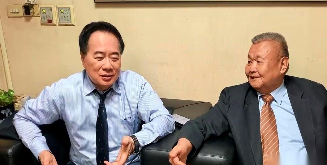 有句话，糙是糙了点，但真他娘的是金玉良言。“别老抱着你那帮铁粉不放了，路会越走