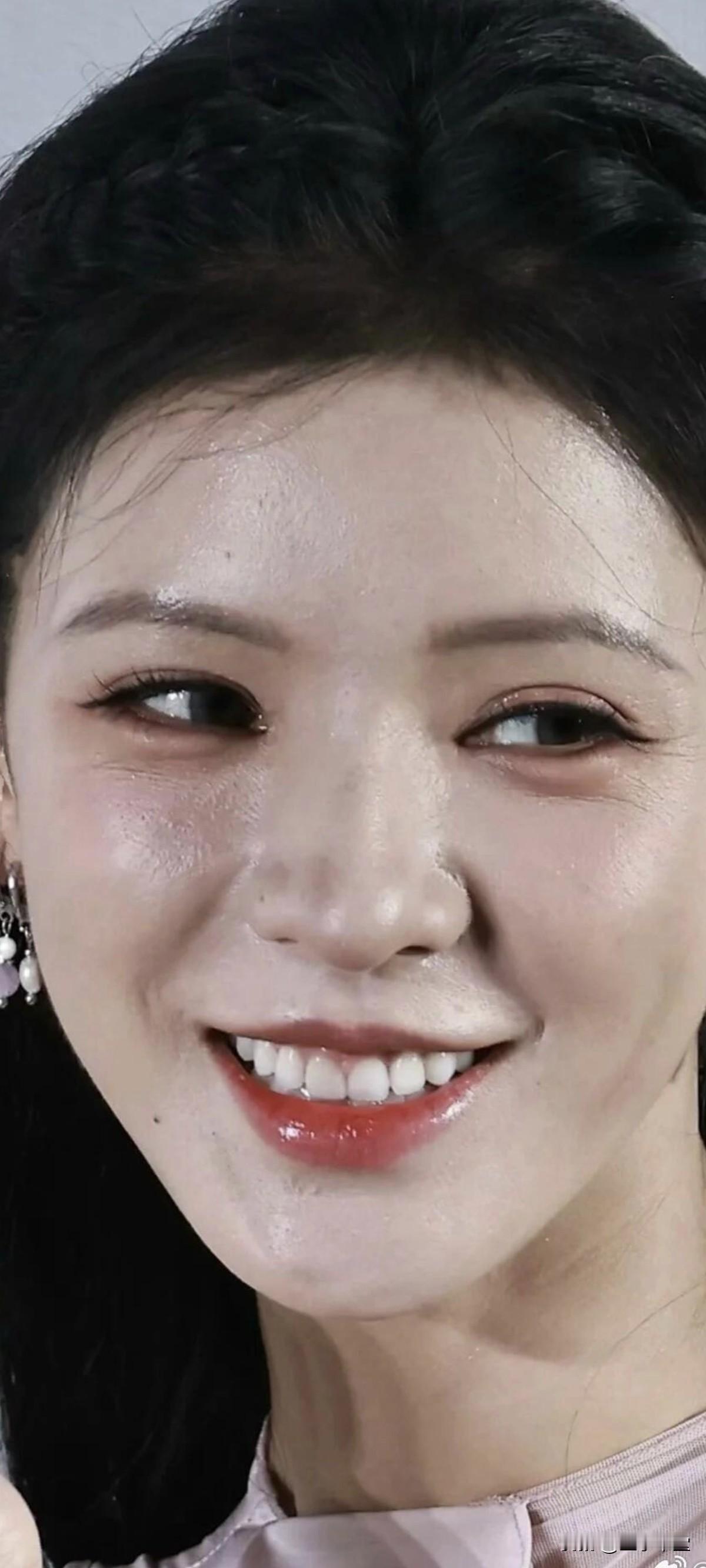 有哪些容貌倾城的女明星张予曦，不好意思，线下见过本人，真的美，都找这种角度了，依