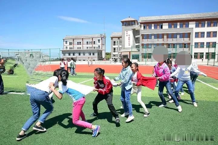 元宵节过后，孩子们要开启新的学期了。新学期新变化，江苏规定，中小学课间休息时间由