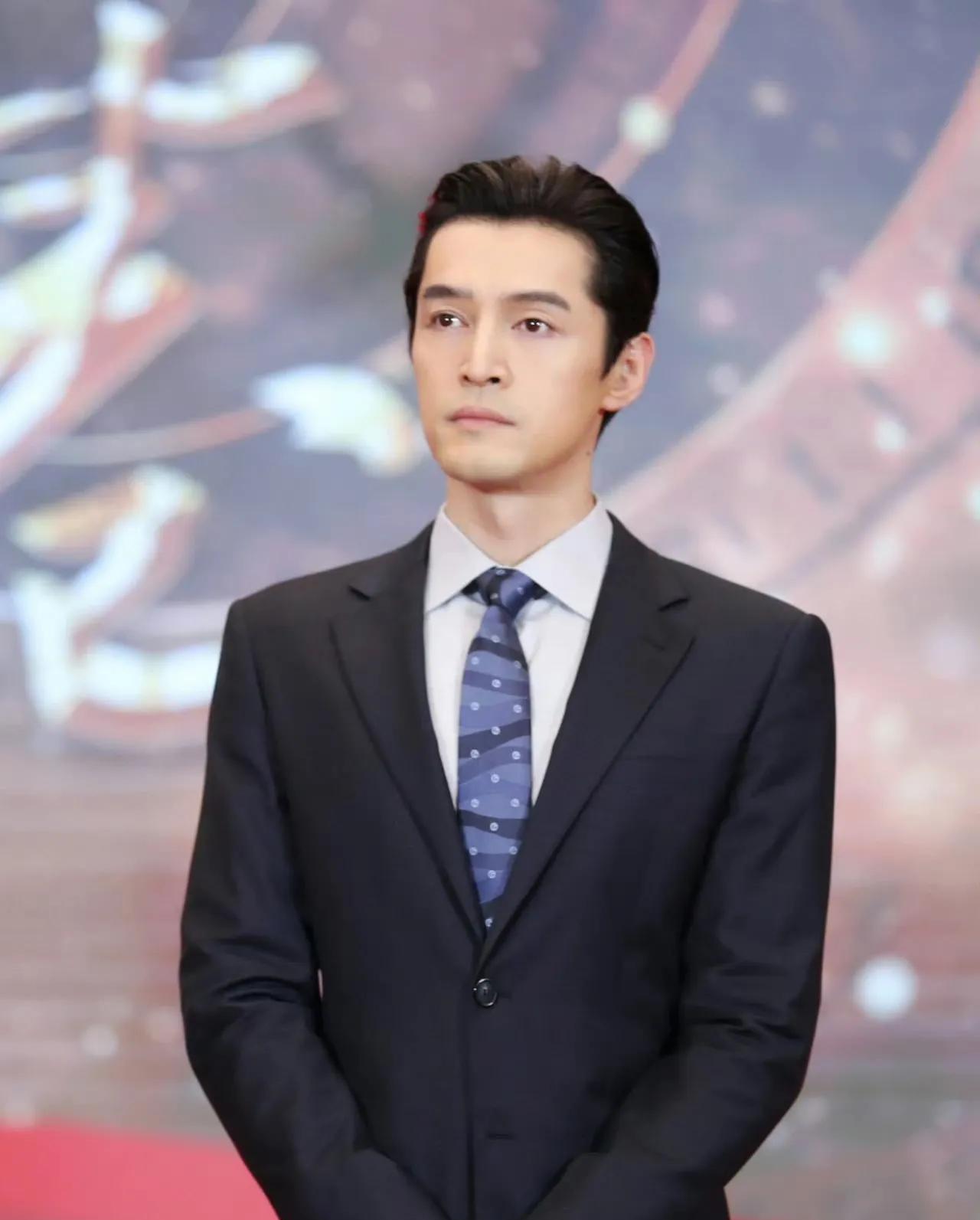 搞错了？网传胡歌下一部《奇迹》是单元短剧。之前一直传胡歌和童谣一起出演，还以