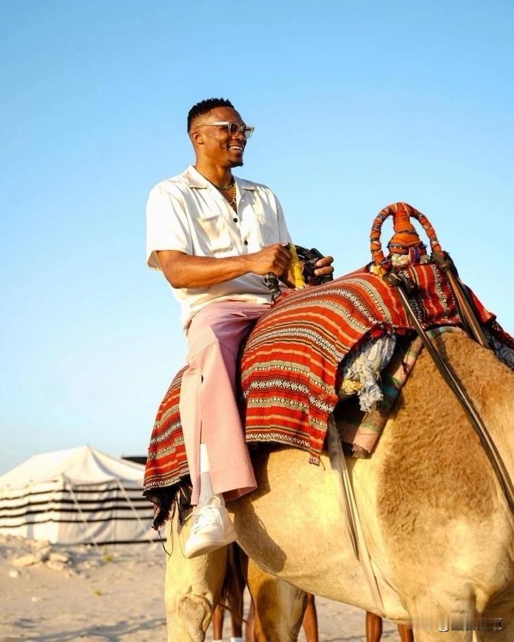 威少会不会是单赛季最具性价比的球员呢？？本赛李威少场均15分，6.5篮板，7助