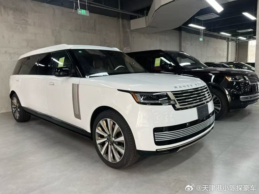 揽胜行政23款3.0T皇家一号5.9米白/棕象牙白双拼内饰当天票基础参