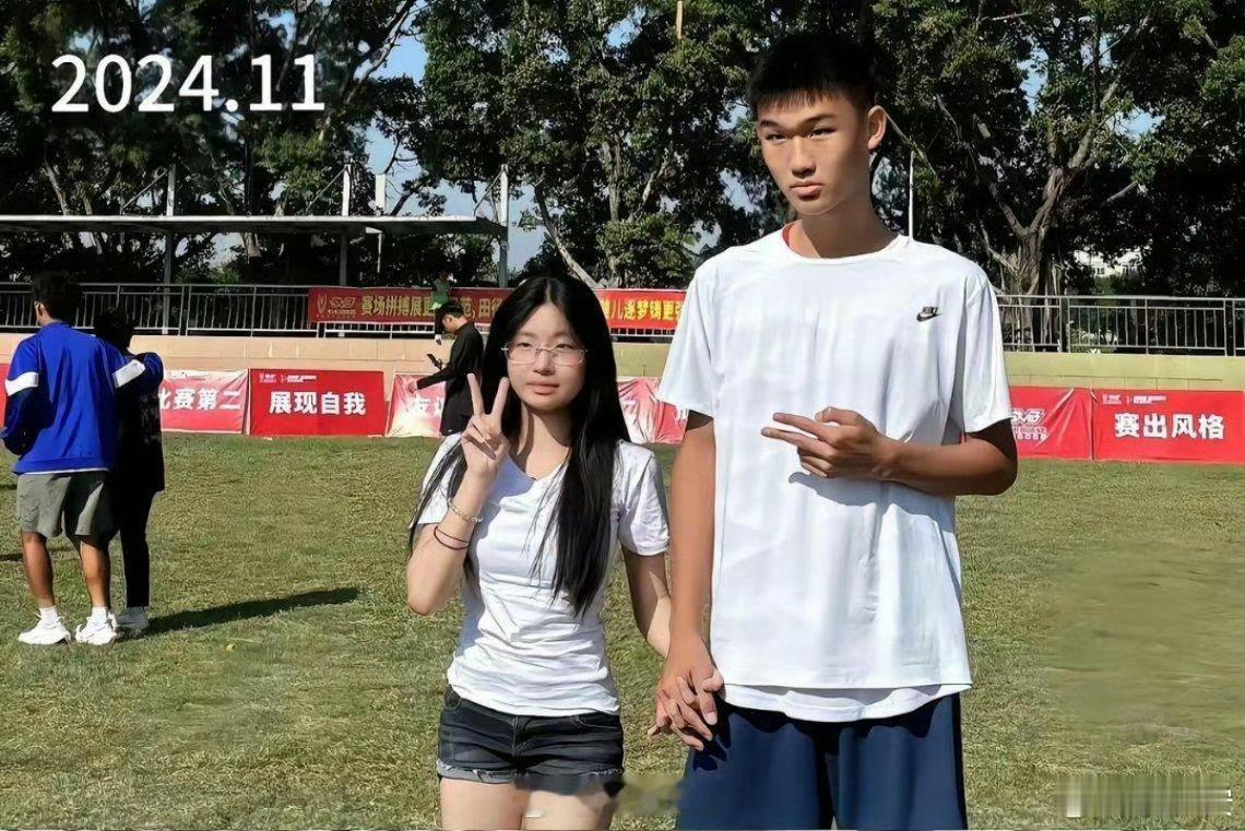从高中到大学，女朋友渐渐成为了自己攀不上的样子，美成女明星。