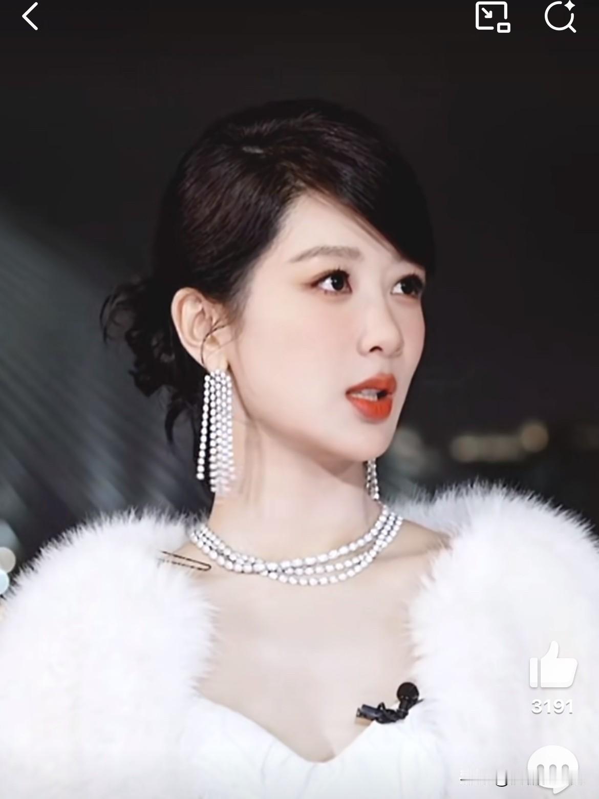 杨紫公布她的新行程了她说，生命树之后我要进新的剧组，就是玉兰花开君再来，刚刚有