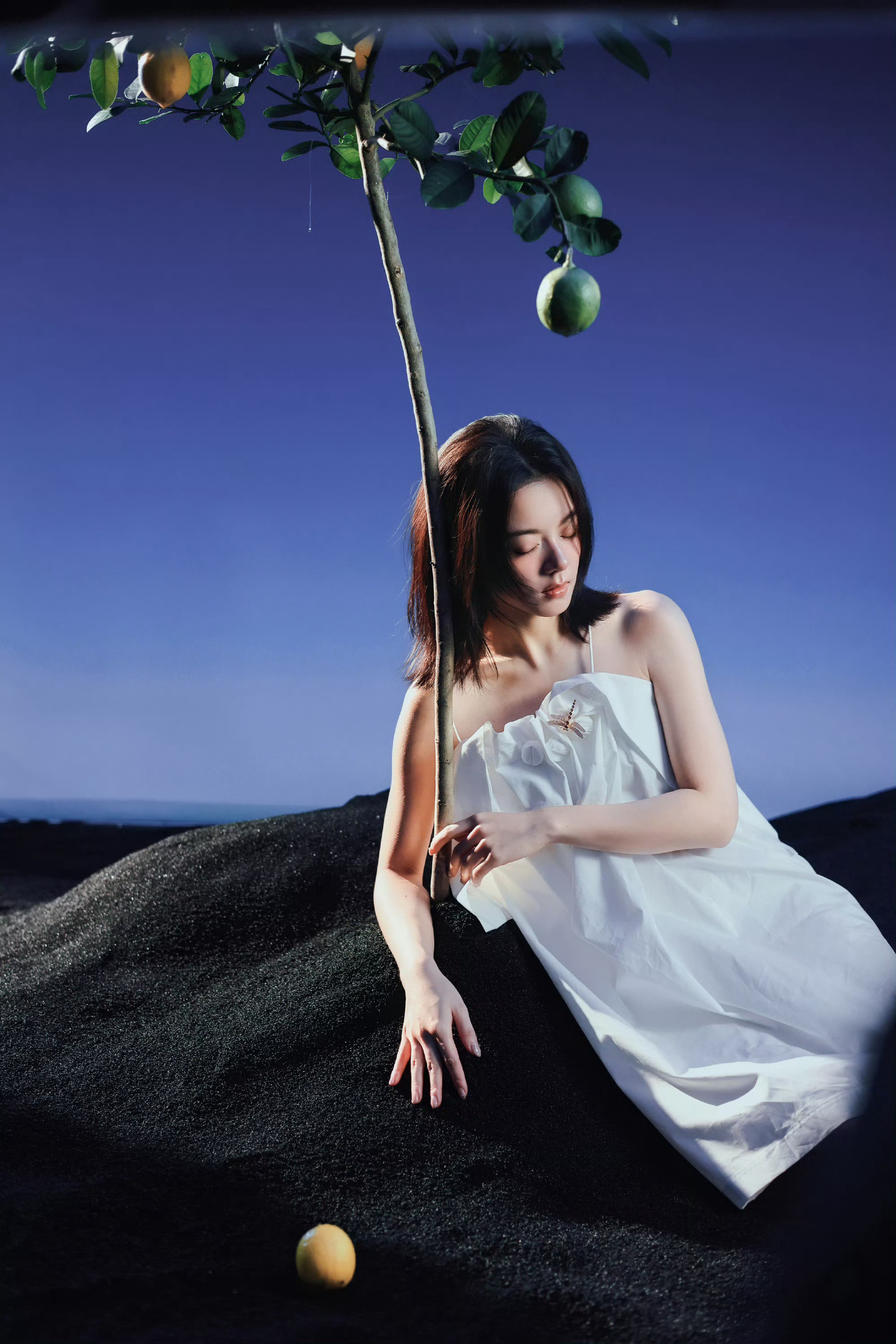 赵今麦KINFOLK杂志大片审美永远在线！赵今麦KINFOLK夏季新封面出炉，M