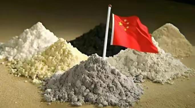 美国祭出终极杀招！一旦中国不向美国出售稀土，美国可能将强势施压，把中企踢出全球股