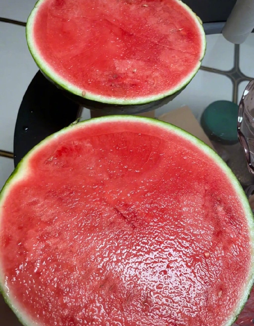 夏天吃西瓜最解暑，教你几招挑西瓜的小技巧，快来看看吧！🍉​​​