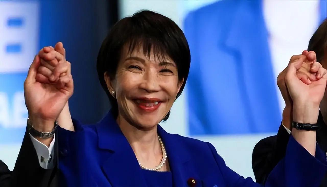 48小时惊天逆转，高市支持率狂飙至92.4%，日本政坛发生了什么两天时间，