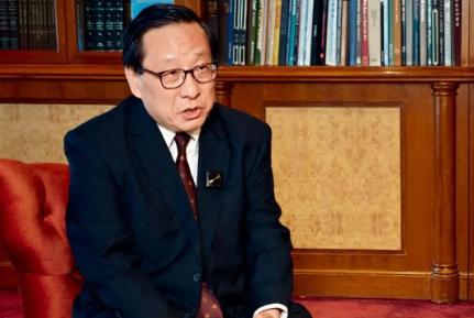 俄方咬得很死：天然气管道必须取道蒙古进入中国，中方则一直没有松口，就在双方僵持不