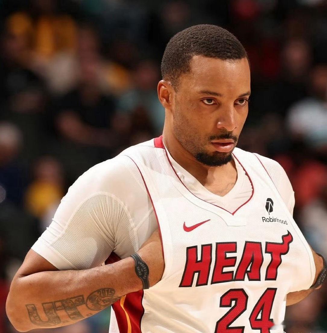 B/R把鲍威尔排在联盟“最被高估球员”第2位。“他在篮板和组织方面几乎没有影响力