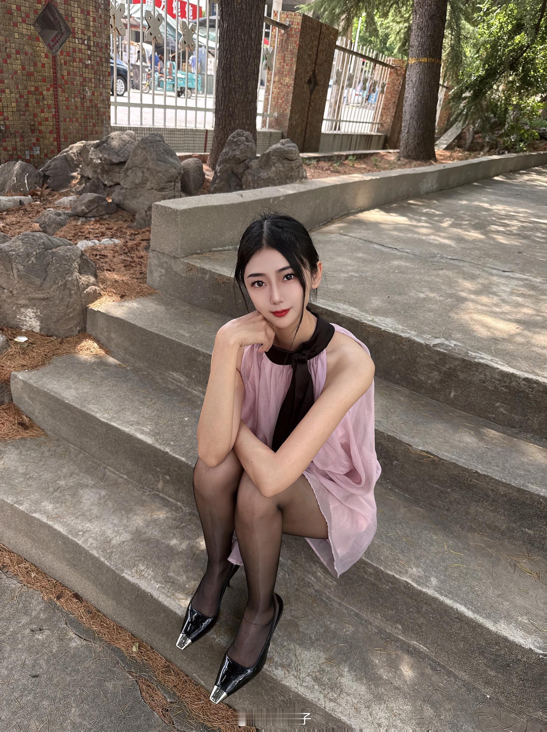 装美女好累还好是真装涞觅润丝穿搭分享御姐穿搭​​​