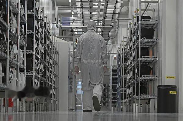 中方回应: 极度失望和强烈不满