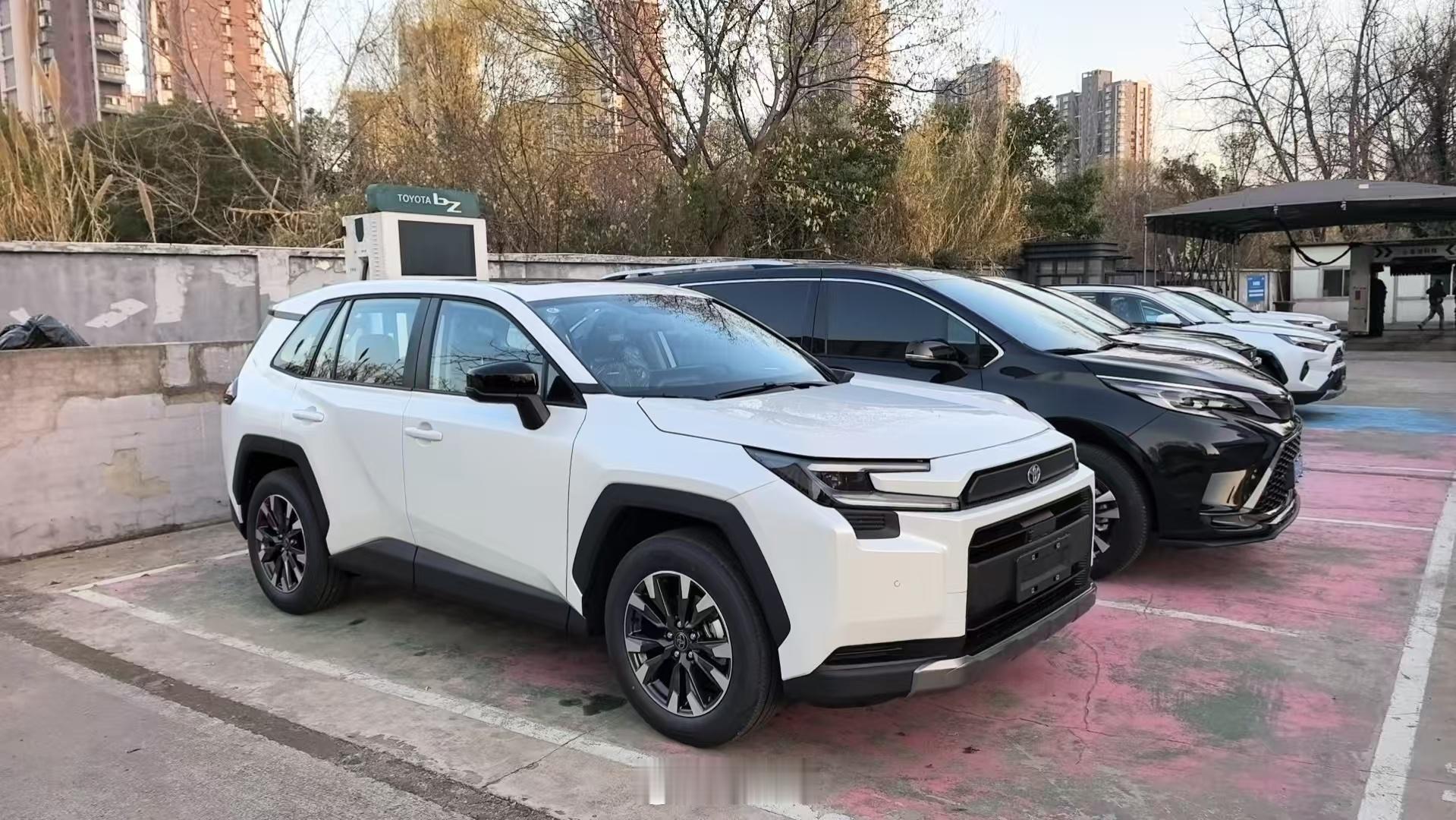 我兄弟的RAV4提车了yz77聊车